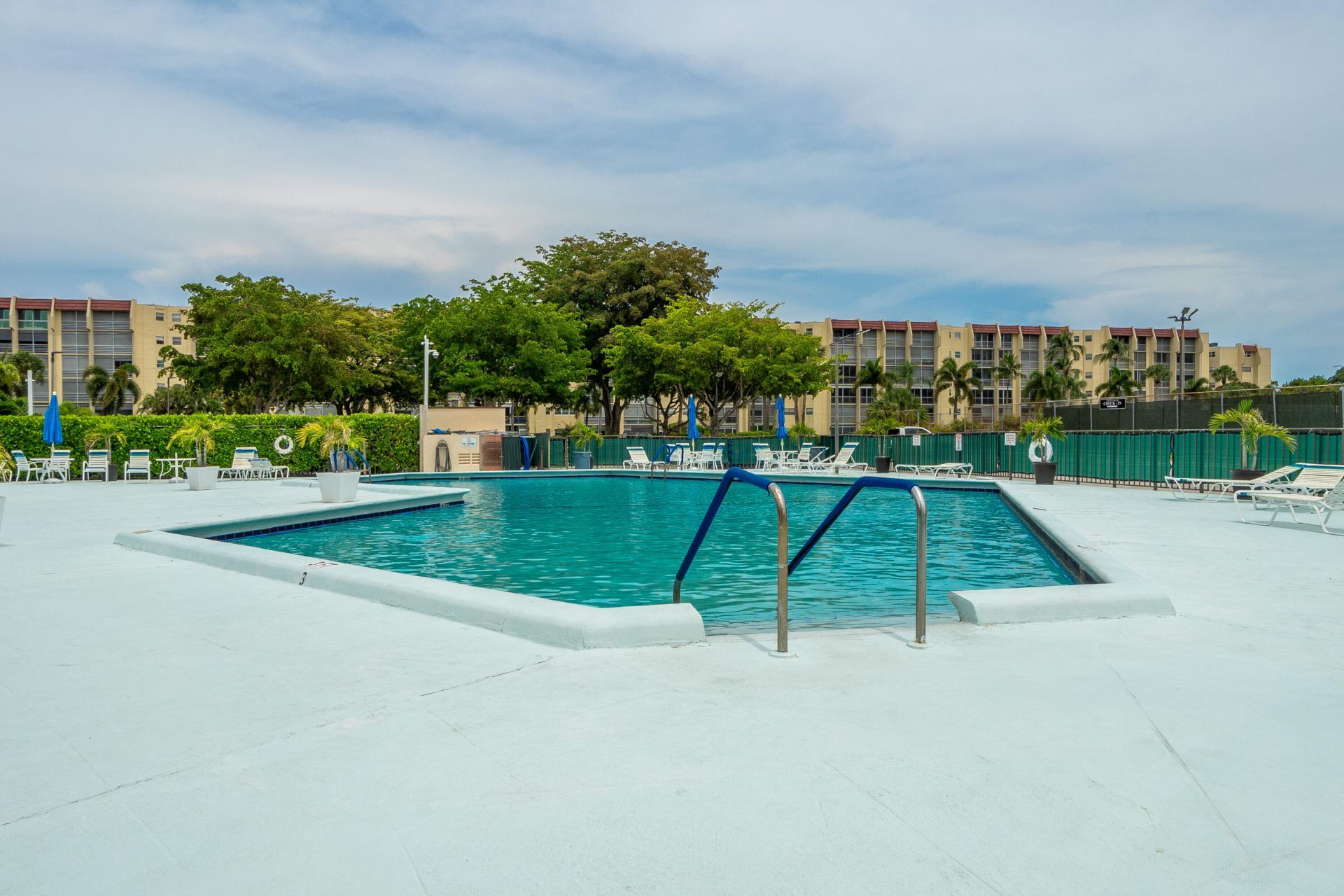 3661 Via Poinciana, Unit 211, Lake Worth, FL 33467 Photo