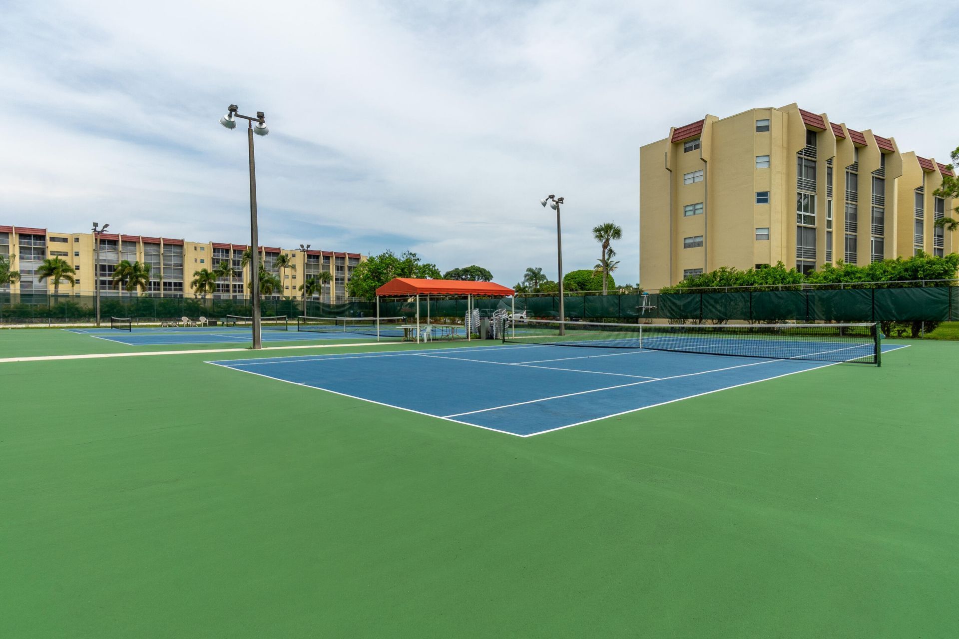 3661 Via Poinciana, Unit 211, Lake Worth, FL 33467 Photo