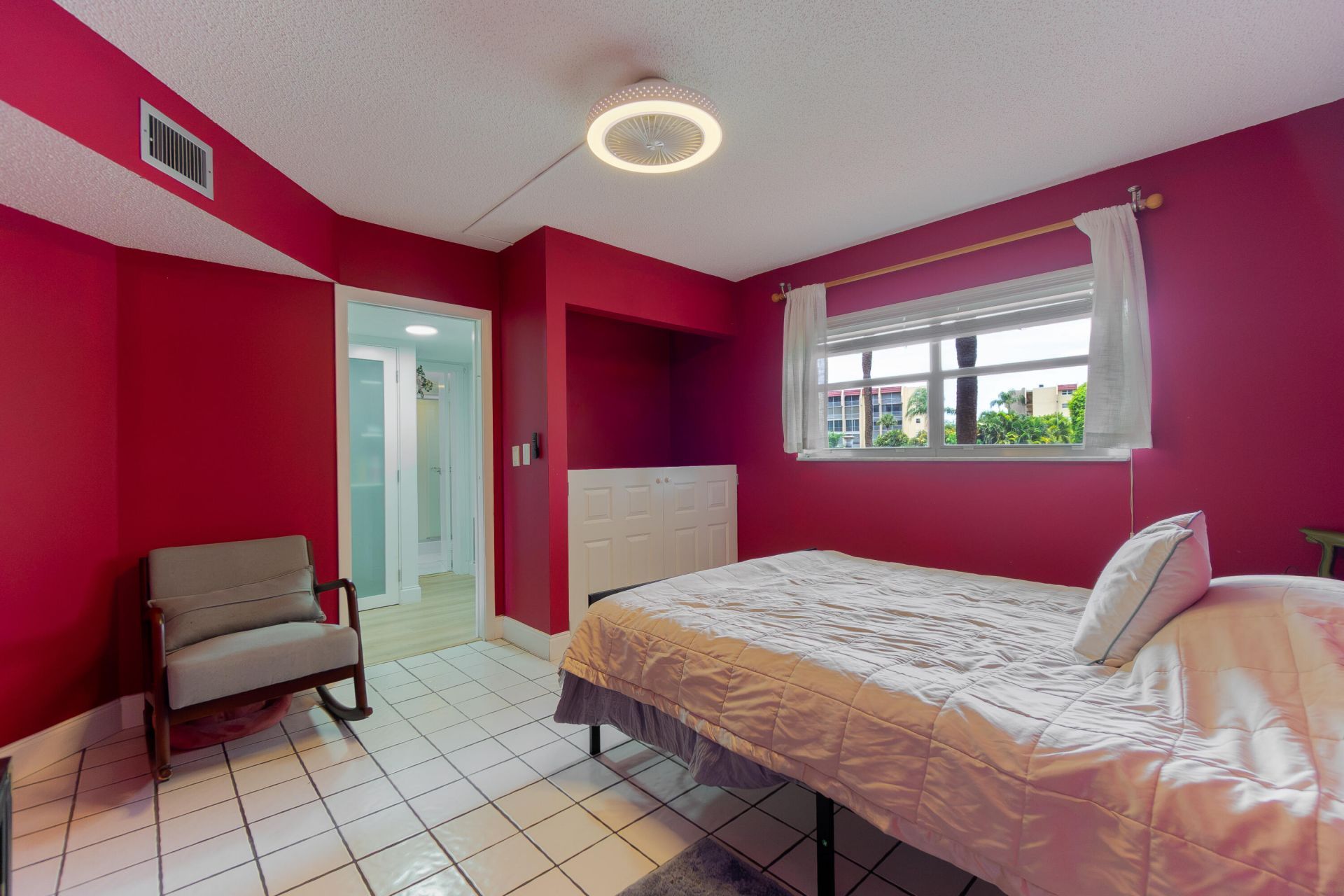 3661 Via Poinciana, Unit 211, Lake Worth, FL 33467 Photo