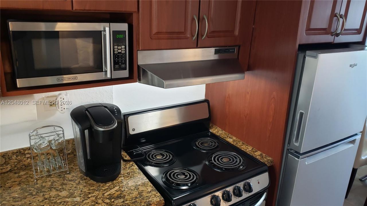 19201 Collins Ave , Unit 246, Sunny Isles Beach, FL 33160 Photo