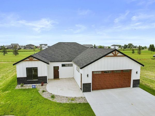 215 Emma Court, Mapleton, ND 58059