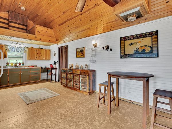 3519 Owl Hollow Rd , Linden, TN 37096