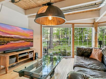 643 Seneca Drive, South Lake Tahoe, CA 96150 Photo