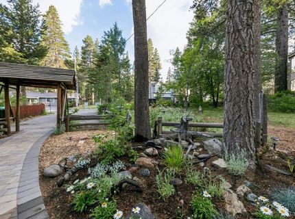 643 Seneca Drive, South Lake Tahoe, CA 96150 Photo