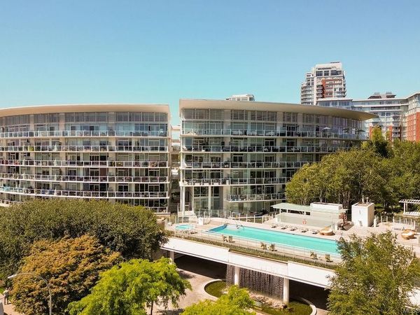 68 Songhees Rd , Unit #413, Victoria, BC V9A 0A3