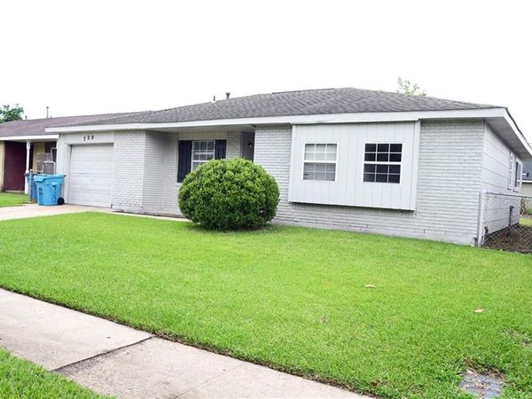 720 TURTLE CREEK Lane , St Rose, LA 70087