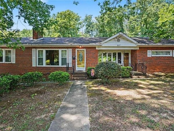 807 E Salisbury Street , Asheboro, NC 27203