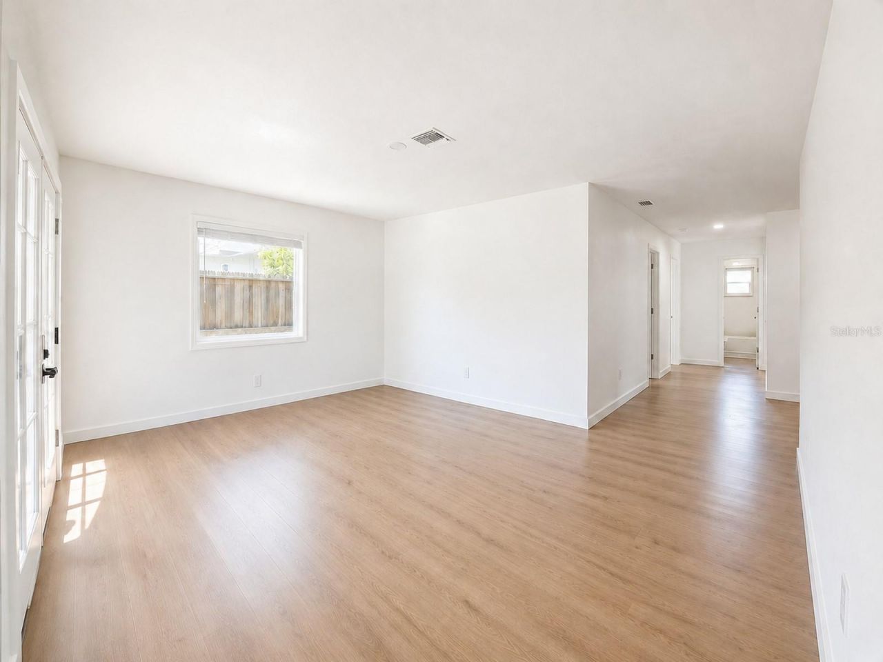 1834 New Hampshire Avenue Ne, Saint Petersburg, FL 33703 Photo