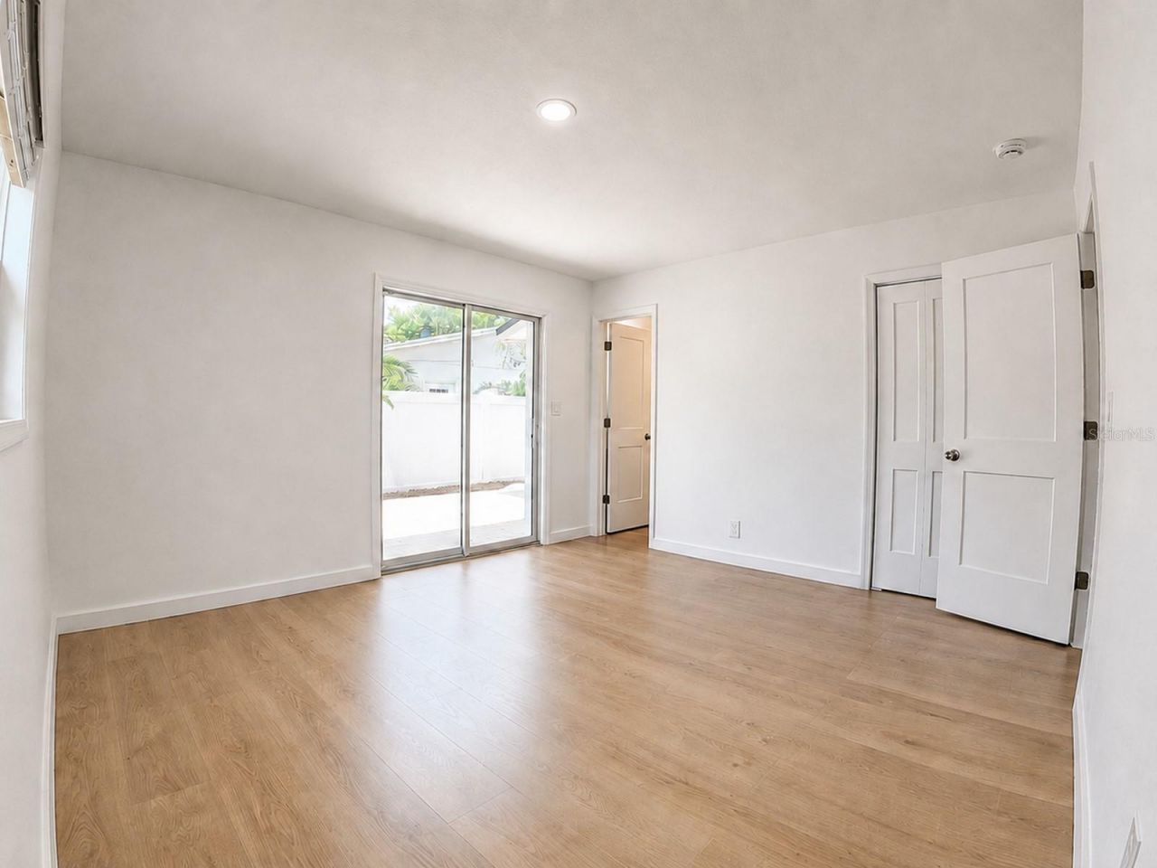 1834 New Hampshire Avenue Ne, Saint Petersburg, FL 33703 Photo