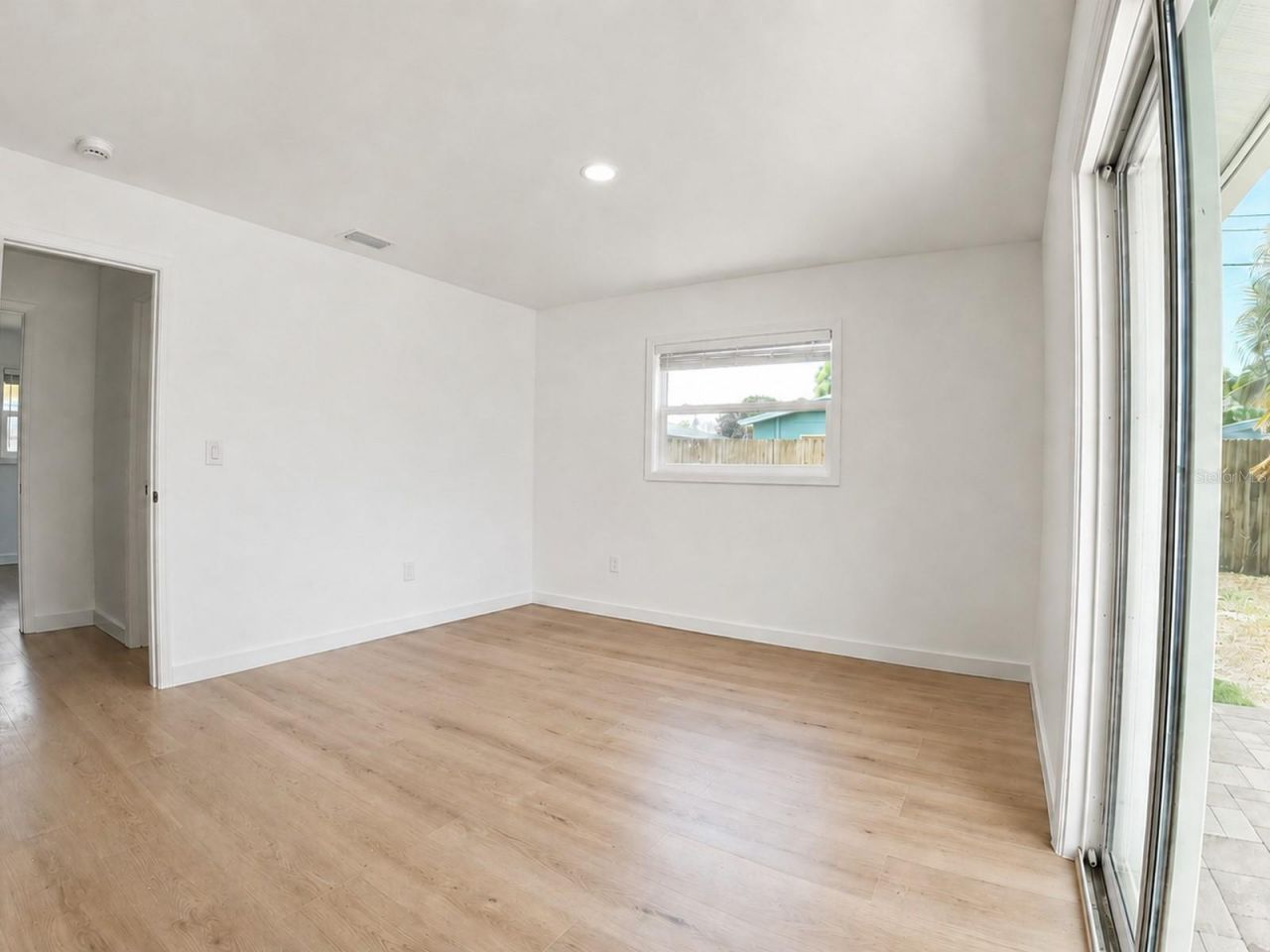1834 New Hampshire Avenue Ne, Saint Petersburg, FL 33703 Photo