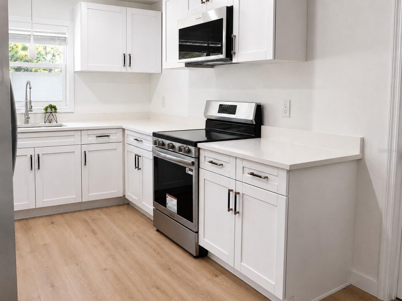 1834 New Hampshire Avenue Ne, Saint Petersburg, FL 33703 Photo