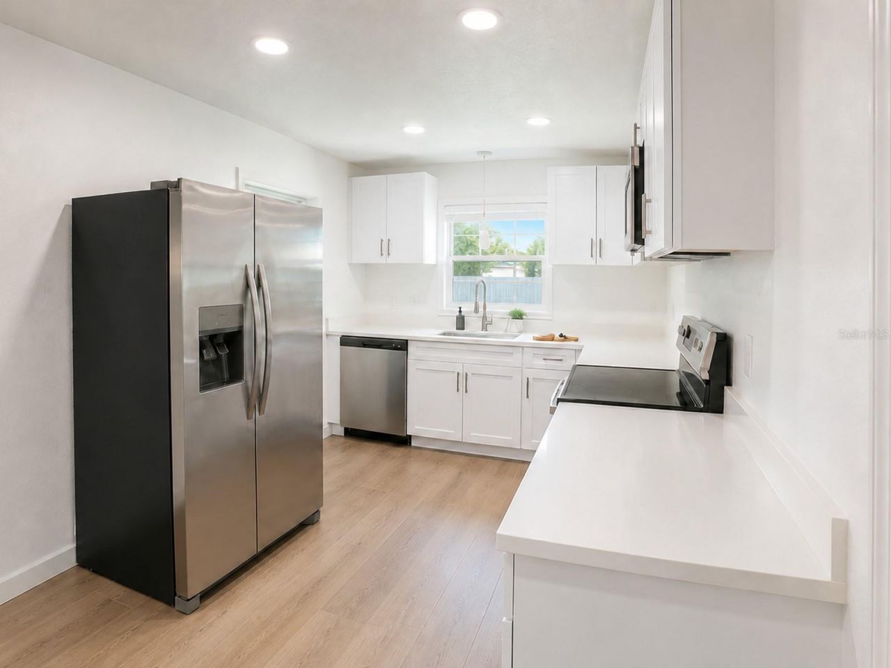 1834 New Hampshire Avenue Ne, Saint Petersburg, FL 33703 Photo