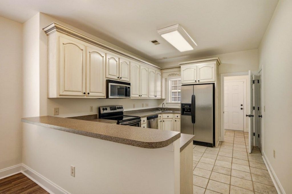 209 Spencerswood Dr. Photo 7