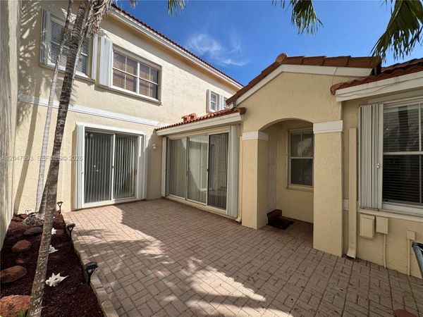 1595 Seagrape Way , Unit -, Hollywood, FL 33019