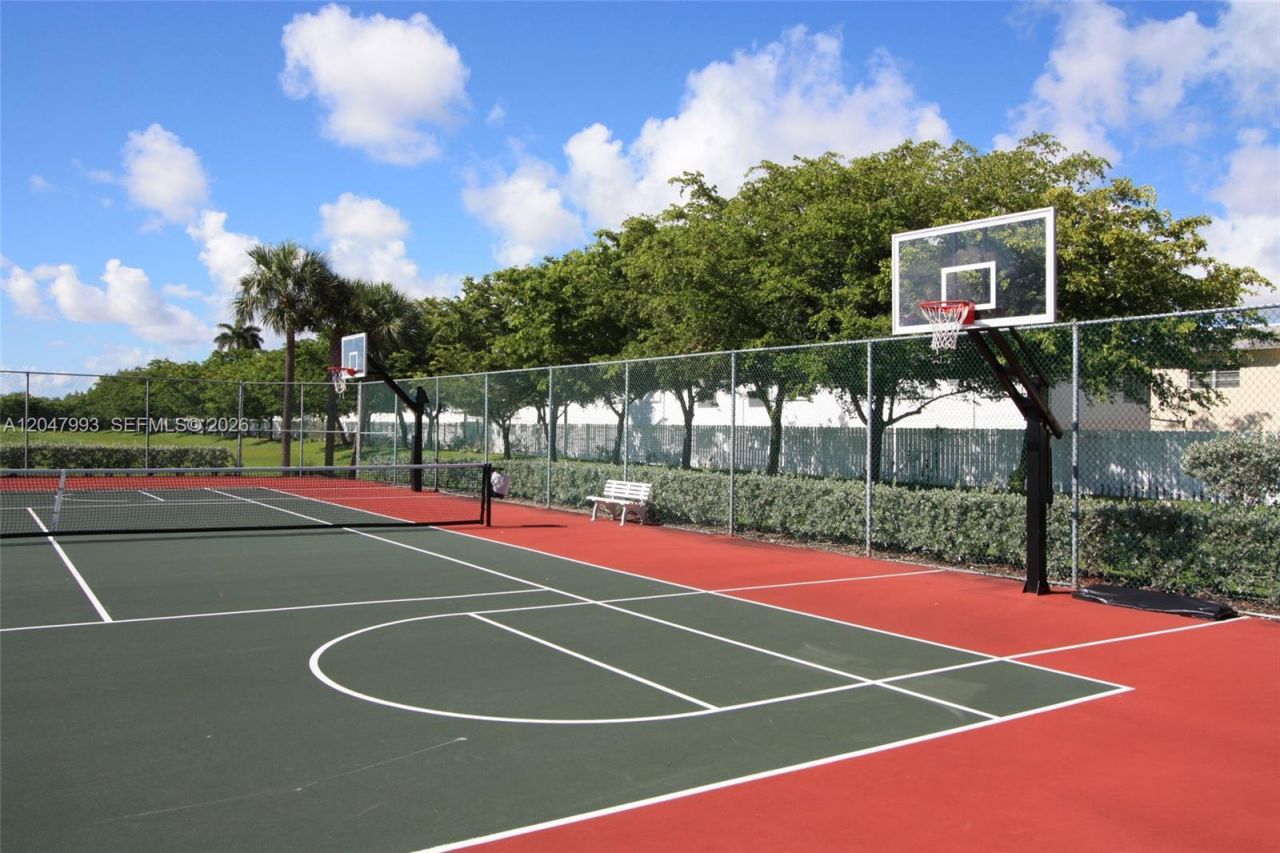 1595 Seagrape Way , Unit -, Hollywood, FL 33019 Photo
