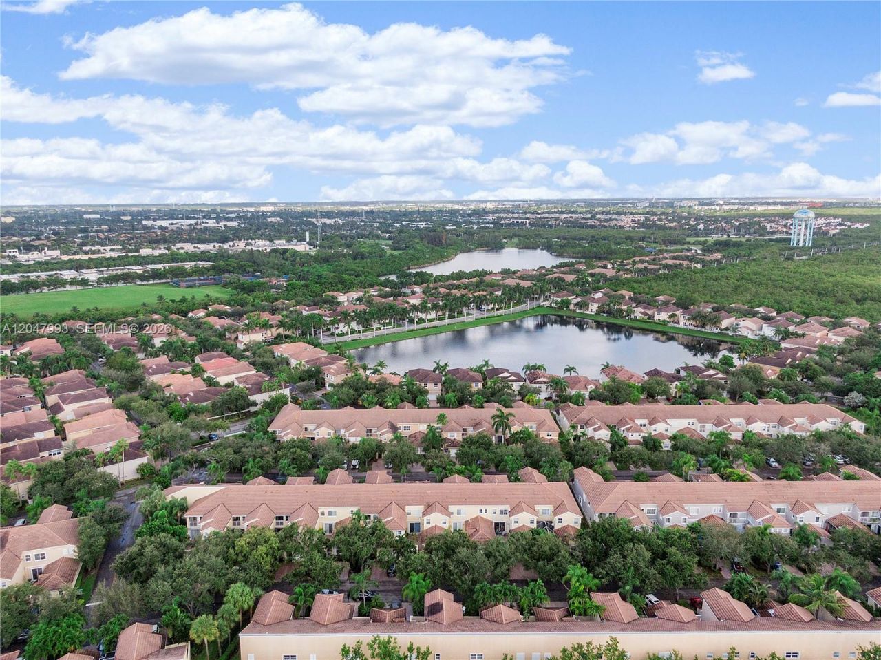 1595 Seagrape Way , Unit -, Hollywood, FL 33019 Photo