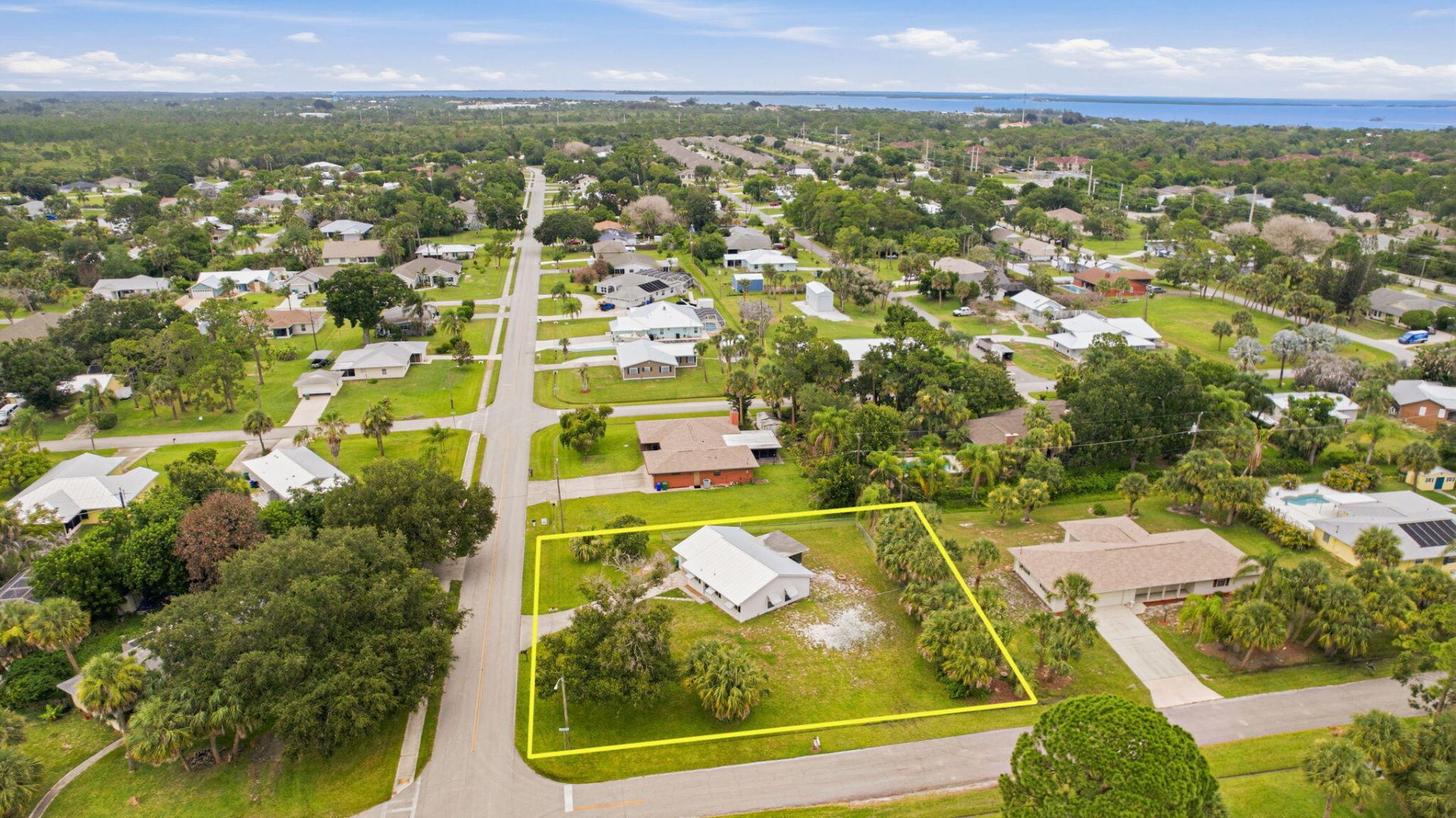 273 Easy Street, Sebastian, FL 32958 Photo