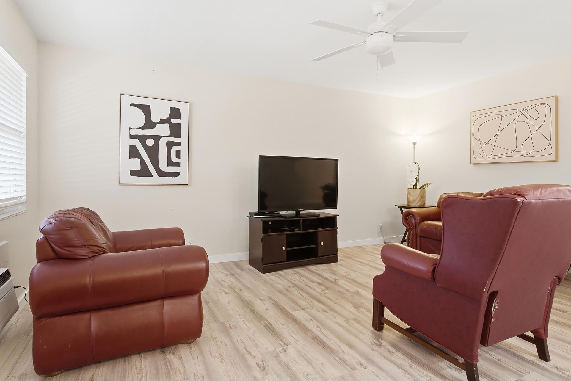 142 Norwich F, West Palm Beach, FL 33417 Photo