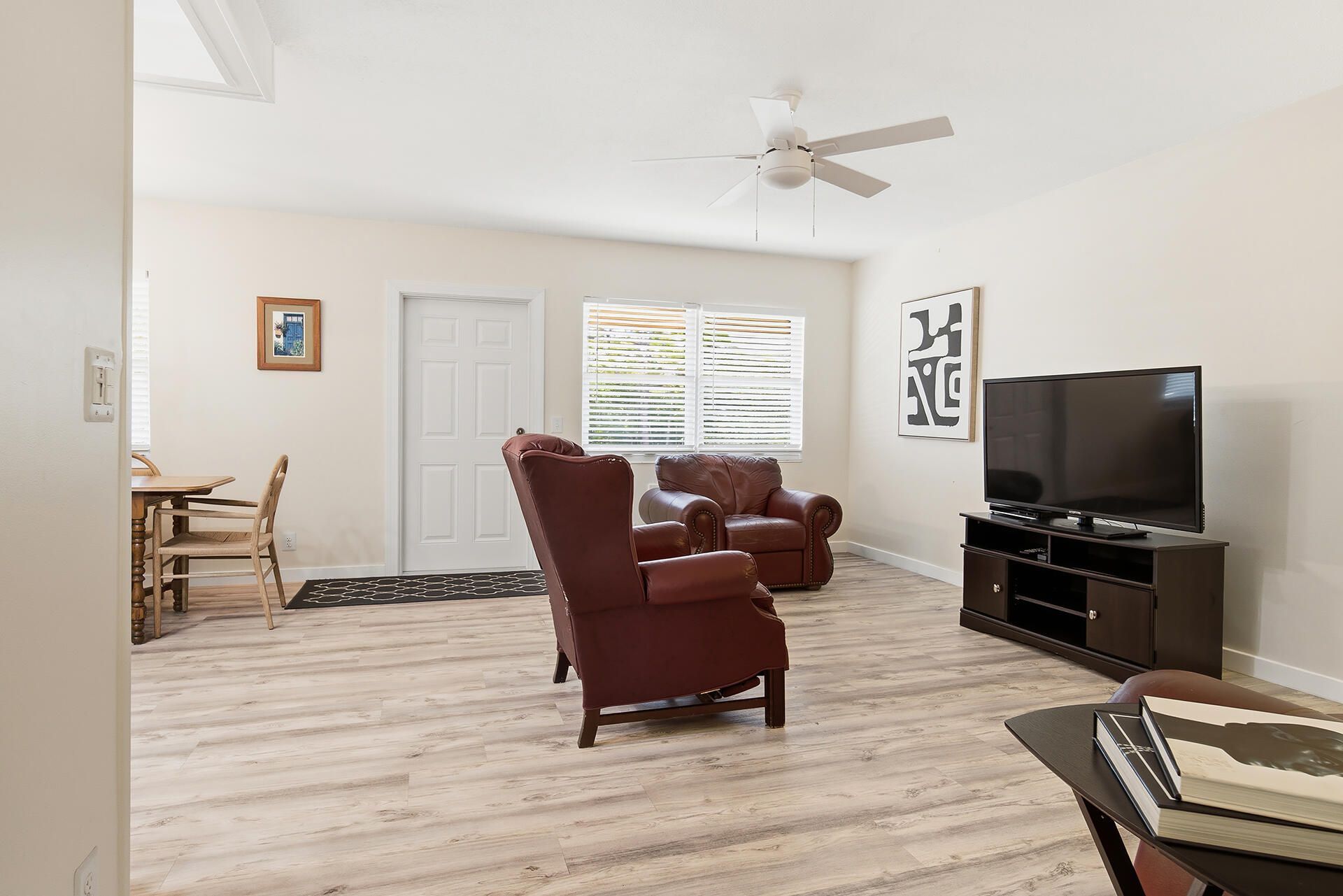 142 Norwich F, West Palm Beach, FL 33417 Photo