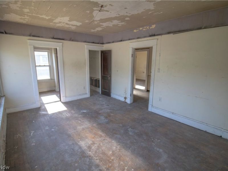 12707 Harvard Avenue, Cleveland, OH 44105 Photo 10