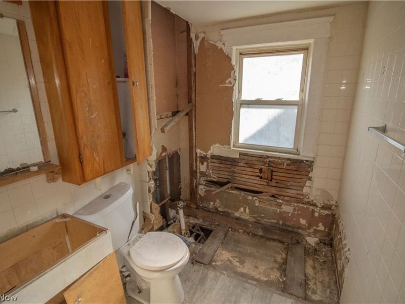 12707 Harvard Avenue, Cleveland, OH 44105 Photo 11