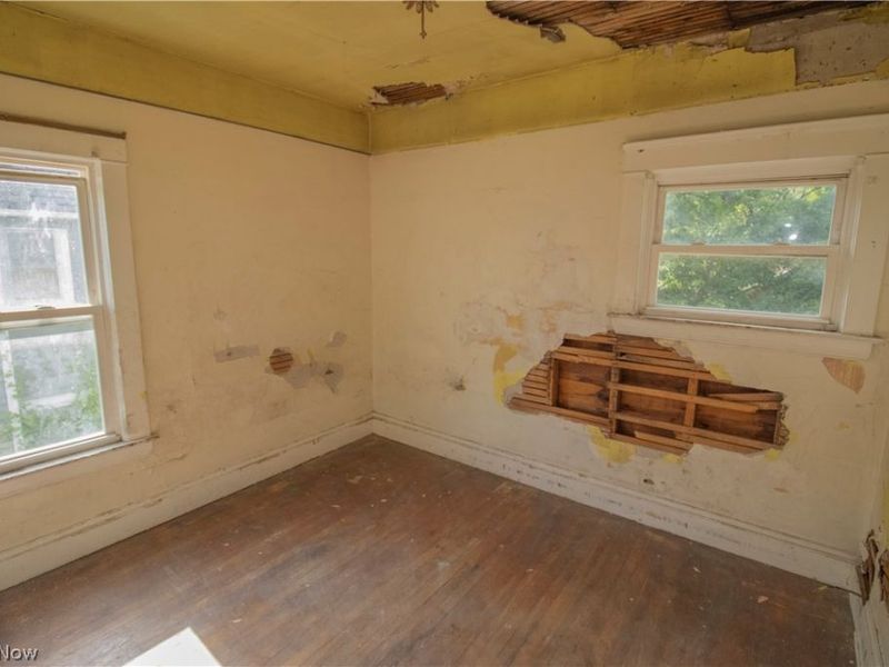 12707 Harvard Avenue, Cleveland, OH 44105 Photo 12