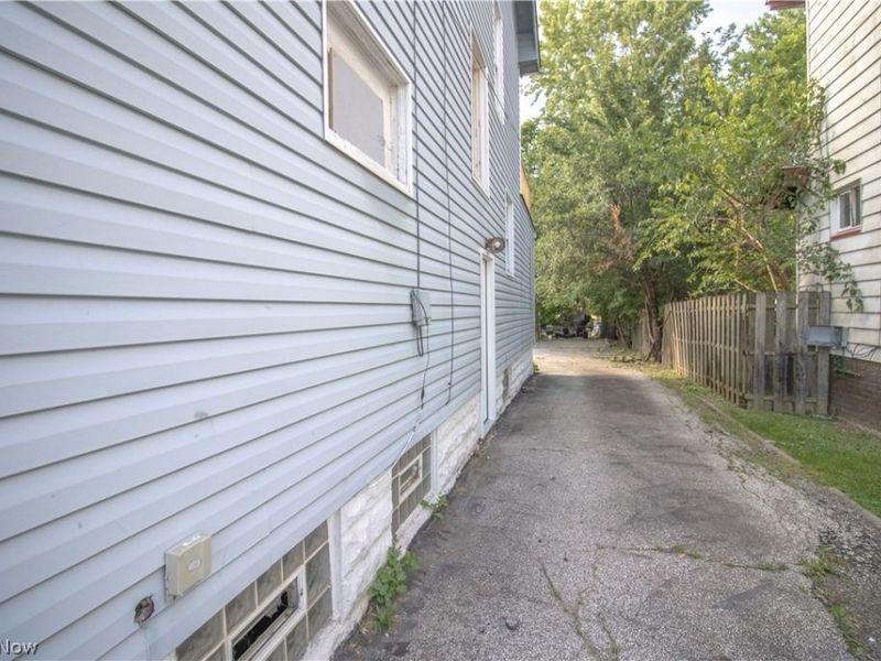 12707 Harvard Avenue, Cleveland, OH 44105 Photo 17