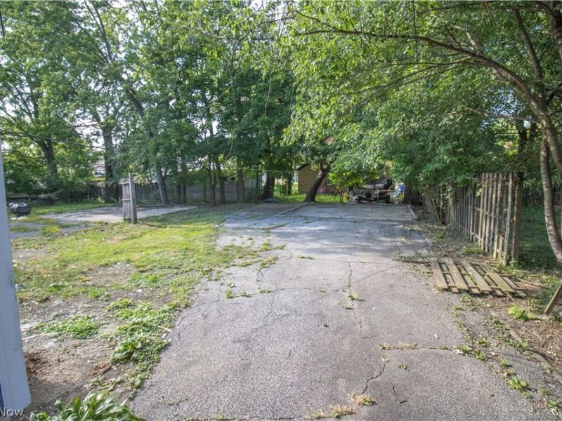 12707 Harvard Avenue, Cleveland, OH 44105 Photo 18