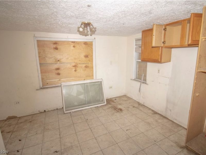 12707 Harvard Avenue, Cleveland, OH 44105 Photo 8