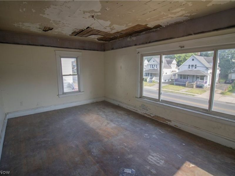 12707 Harvard Avenue, Cleveland, OH 44105 Photo 9