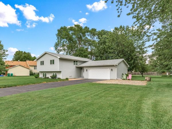 6672 Dawn Way, Inver Grove Heights, MN 55076