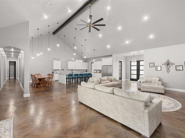 6021 N Fm 1915, Buckholts, TX 76518