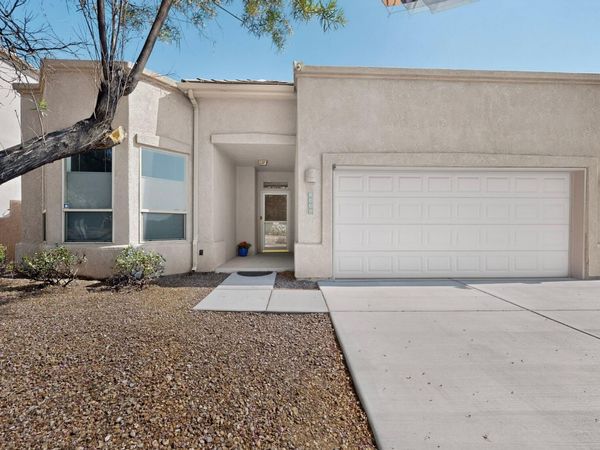8008 Oso Rico Road NE, Albuquerque, NM 87122