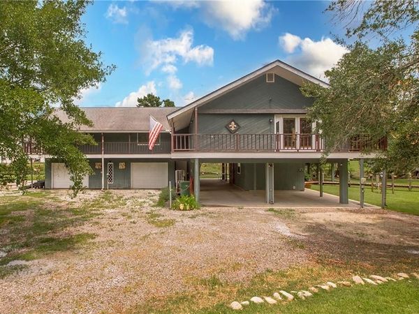 20372 FAIRWAY Drive , Springfield, LA 70462