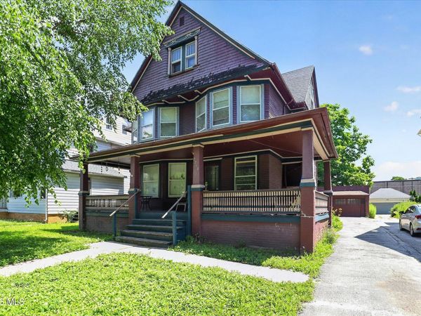 2268 Parkwood Avenue, Toledo, OH 43620