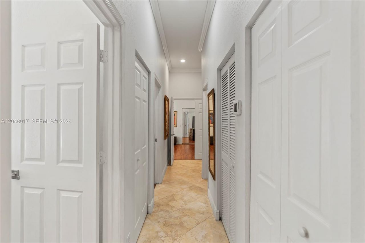 1097 Allamanda Way , Weston, FL 33327 Photo