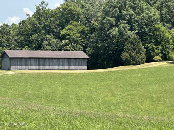 140 Cheak Drive, Rose Hill, VA 24281