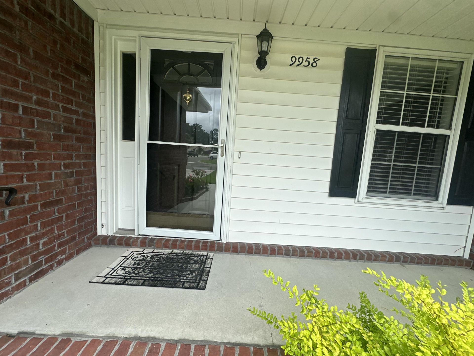 9958 Hallsford Drive Photo 2
