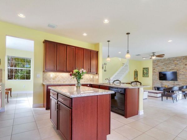 8185 Fiera Ridge Dr , Boynton Beach, FL 33473