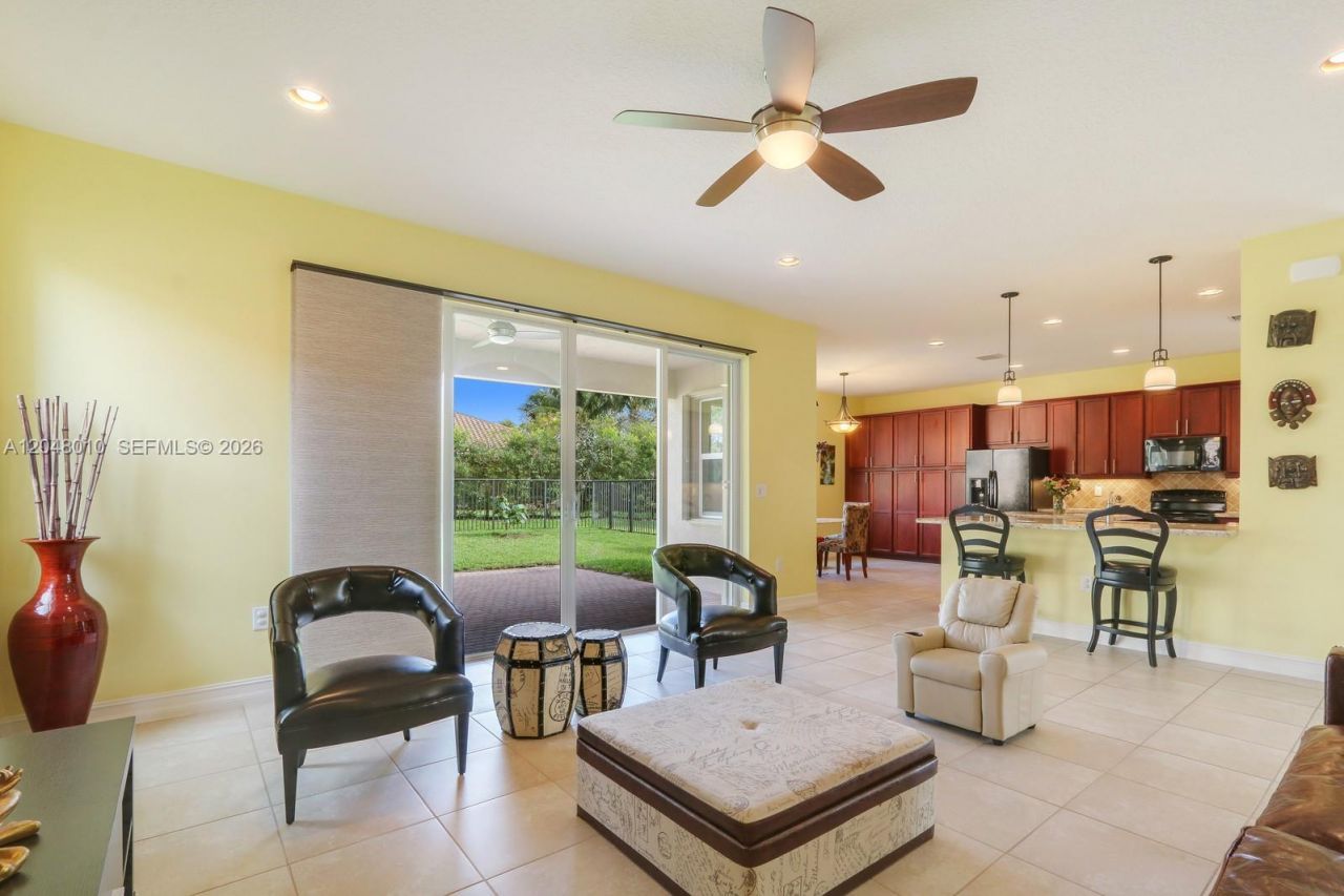 8185 Fiera Ridge Dr , Boynton Beach, FL 33473 Photo