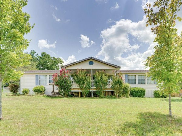 207 4th St, Corryton, TN 37721