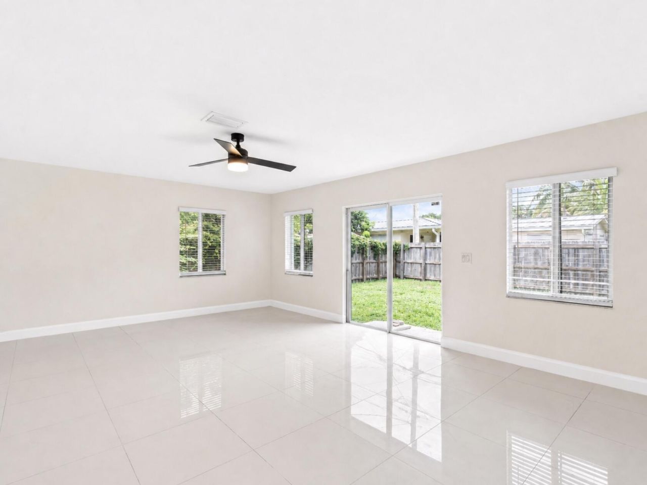 909 SE 14th Drive, Deerfield Beach, FL 33441 Photo
