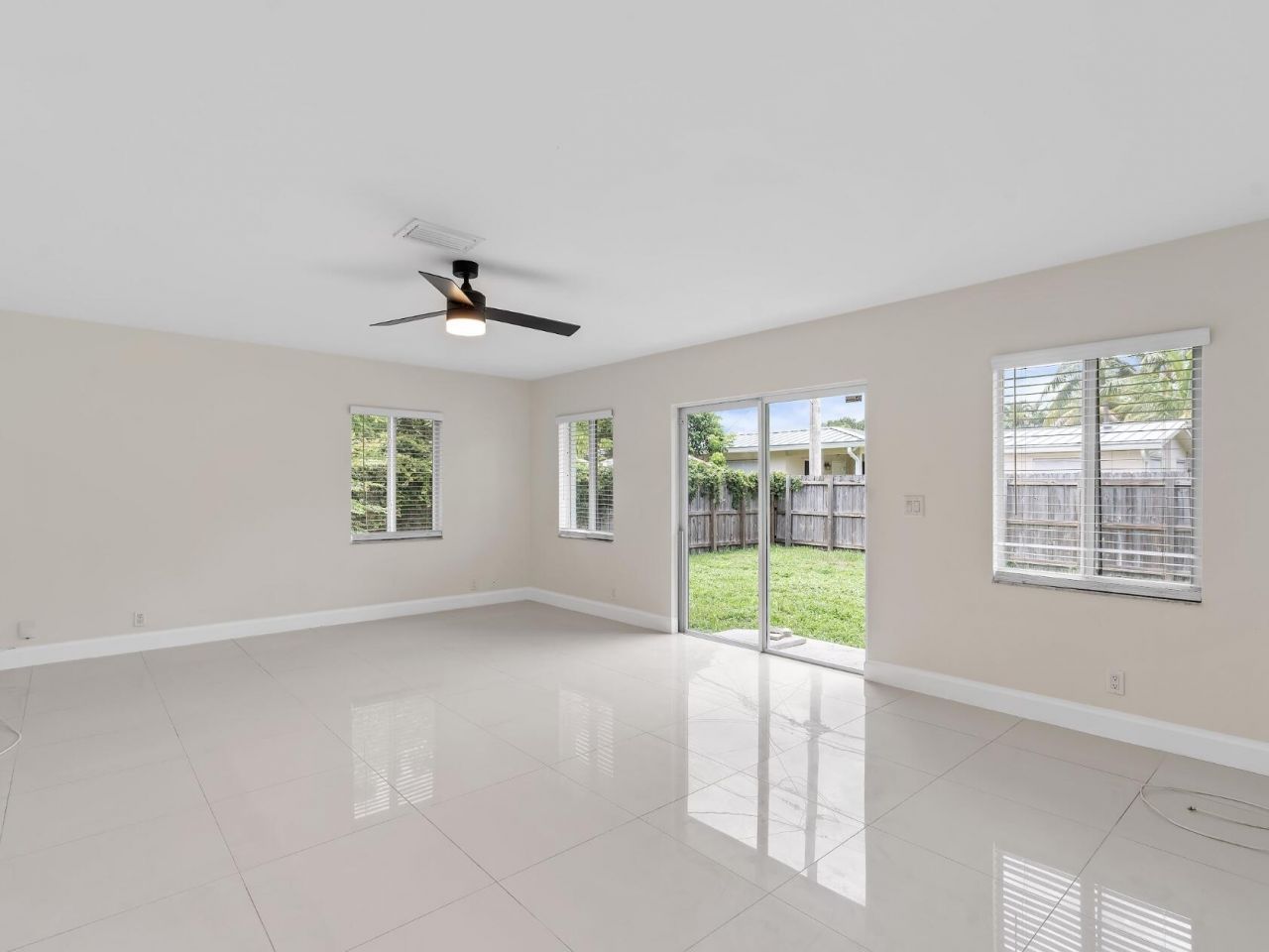 909 SE 14th Drive, Deerfield Beach, FL 33441 Photo