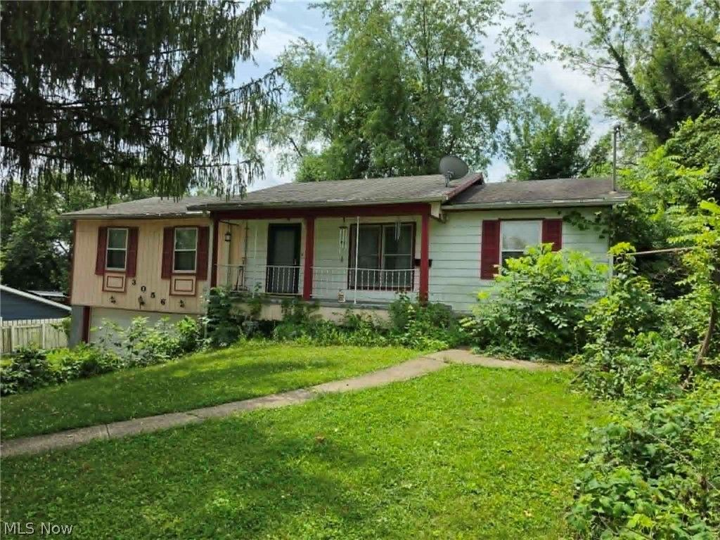 3056 Broadvue Circle, Zanesville, OH 43701 Main Photo