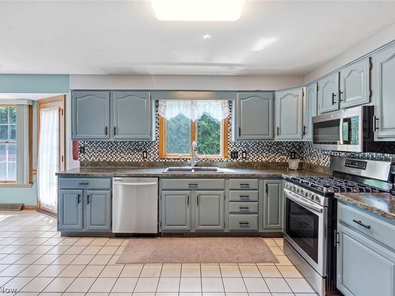 3053 Chablis Lane, Youngstown, OH 44514 Photo 16