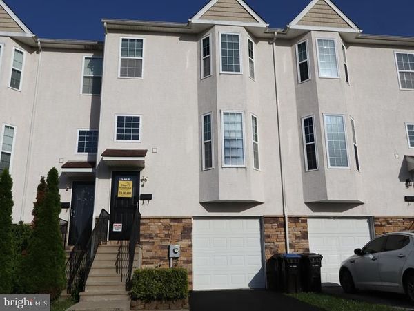914 THOMAS STREET , NORRISTOWN, PA 19401