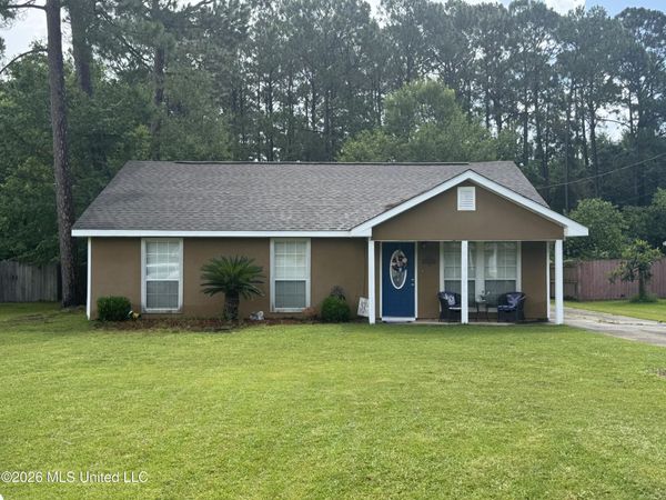 126 N Seashore Avenue, Long Beach, MS 39560
