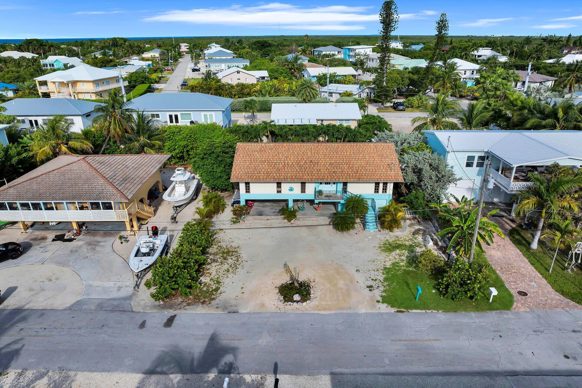422 Calle Limon, Marathon, FL 33050 Photo