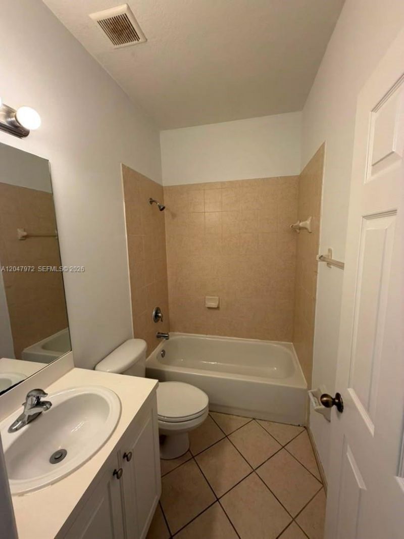 9249 SW 227th St , Unit 8-22, Cutler Bay, FL 33190 Photo
