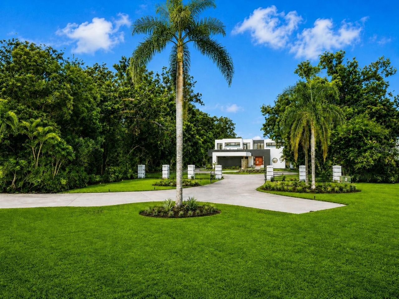 3330 Ehrlich Road, Tampa, FL 33618 Photo